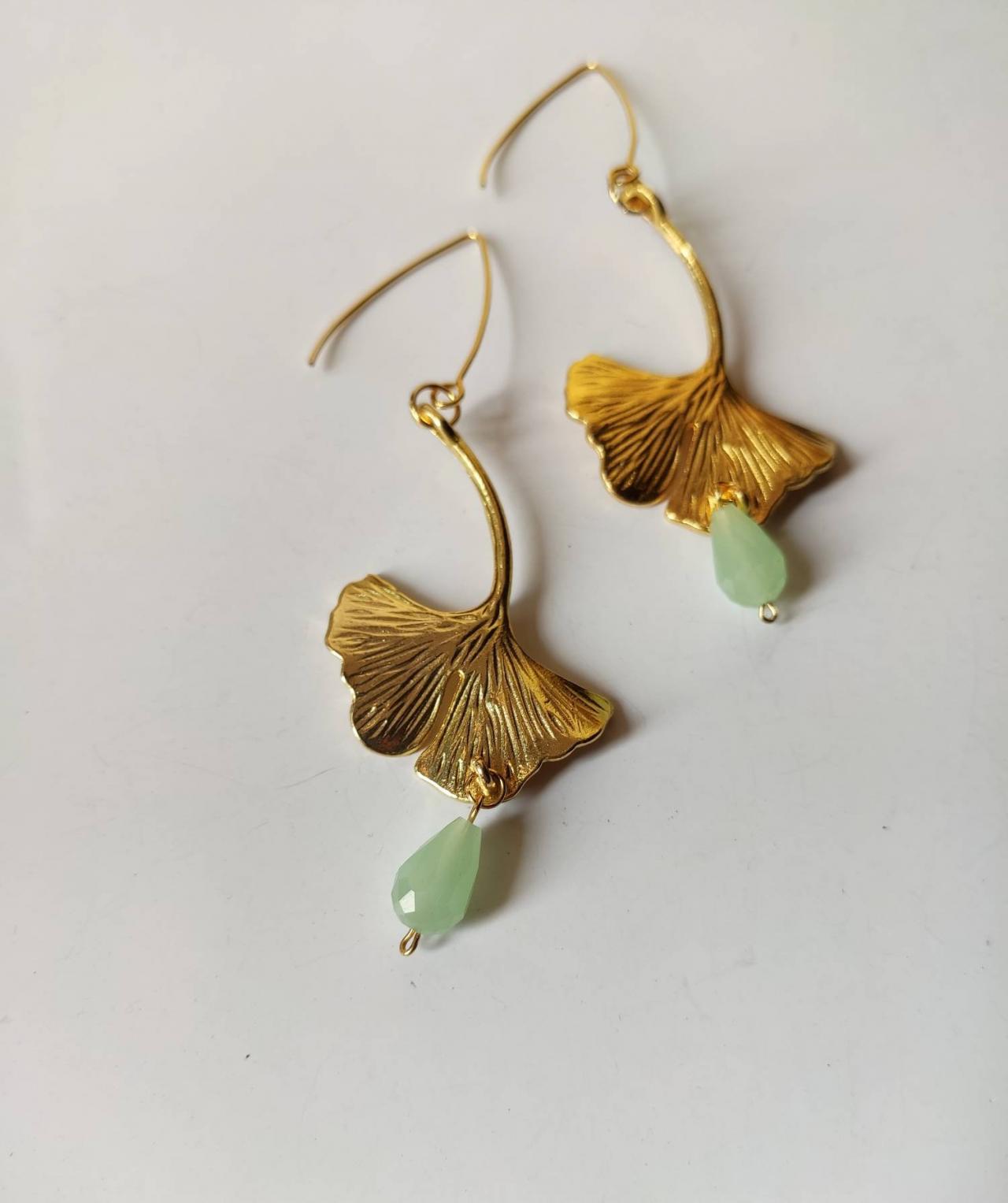 Gold Brass Ginkobiloba Pendant Earrings, Smooth Leaf With Black Drop Stone (customizable)